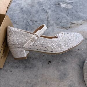 Girls Sparkling White Heels NIB Sz 1
